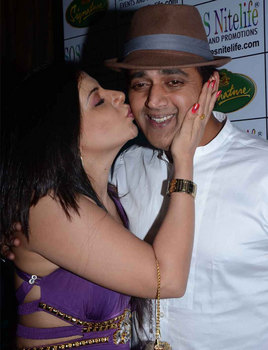 Sambhavna with Ravi Kissen