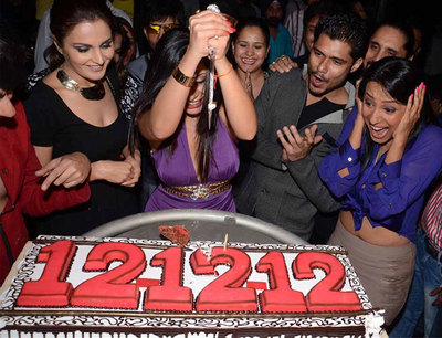 Monica Bedi, Sambhavna, Avinash Dwivedi and Kashmera