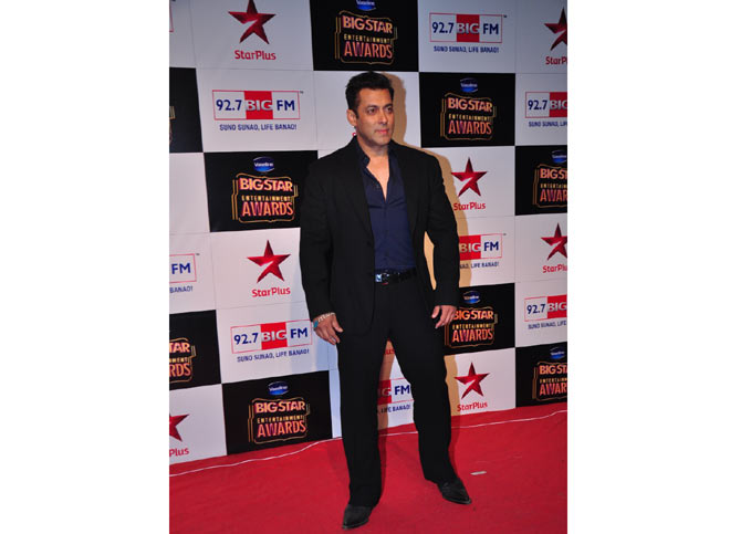  Salman Khan at the BIG Star Entertainment Awards